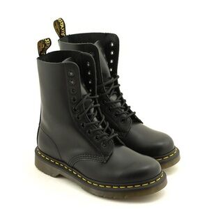 Dr. Martens — 1490 Boot Smooth